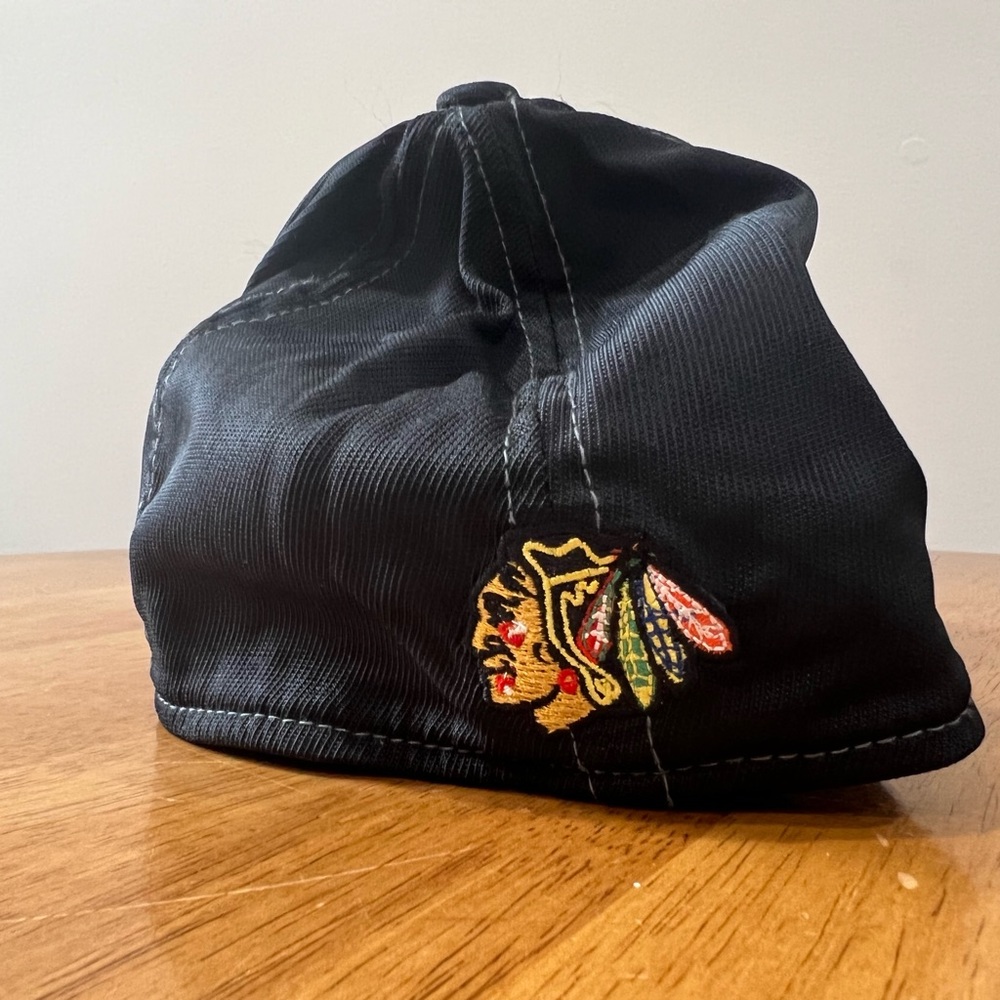 Reebok NHL Hockey Chicago Blackhawks Fitted Baseball Hat Cap - Picture 6 of 6